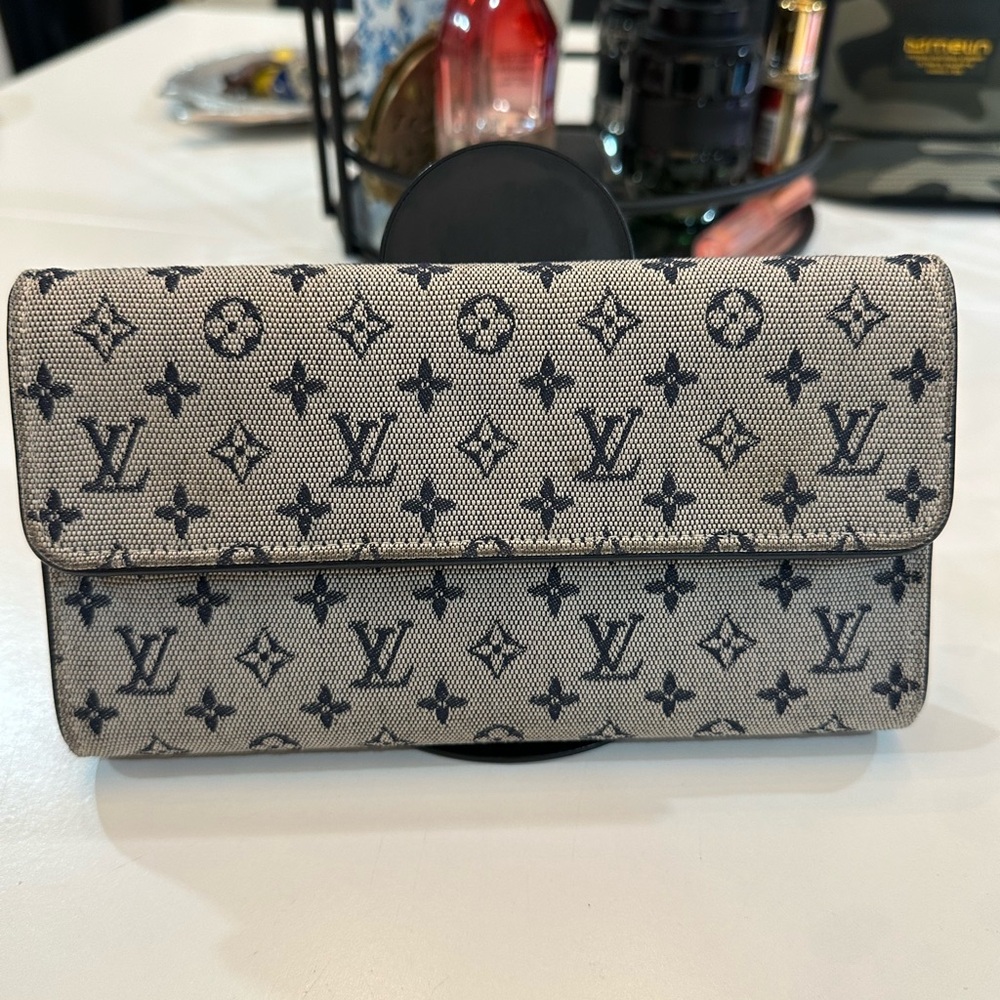 Louis Vuitton Mini Lin Wallet